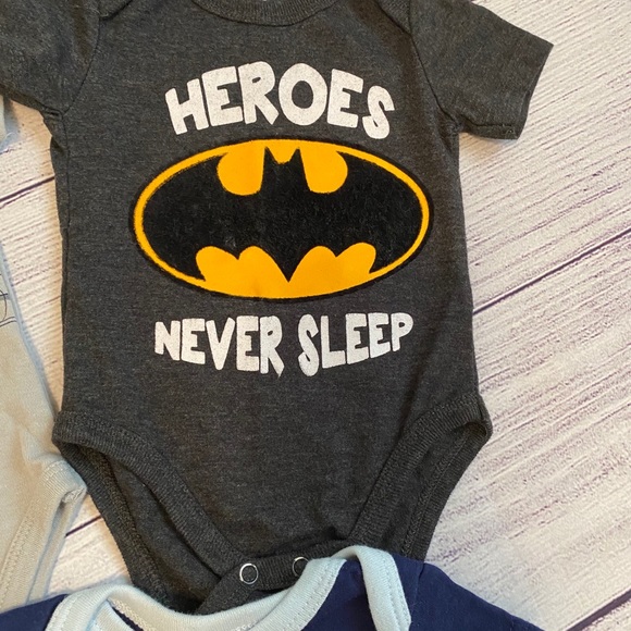 5 onesies - Picture 2 of 12